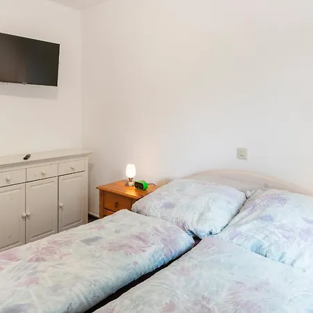 Easy Access To Local Highlights, Cleaning Included *